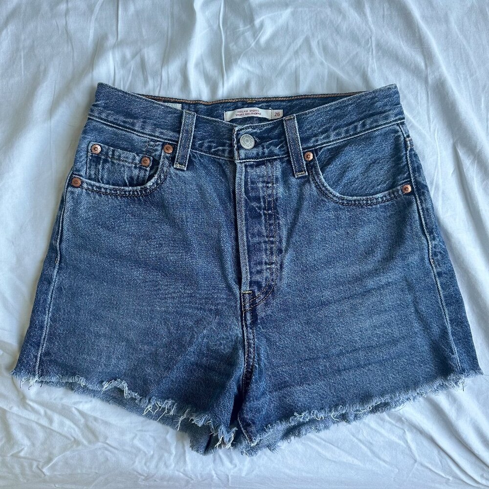 Levi's Ribcage Women's Shorts | Size 26